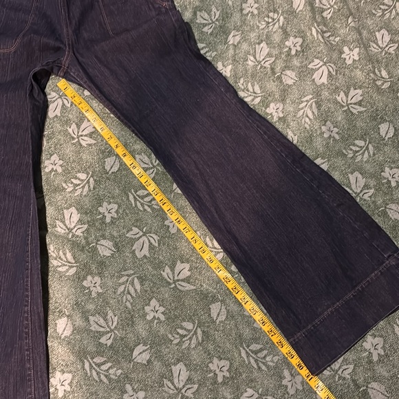 Old Navy Women’s Blue Jeans SIZE 8 - Picture 6 of 8